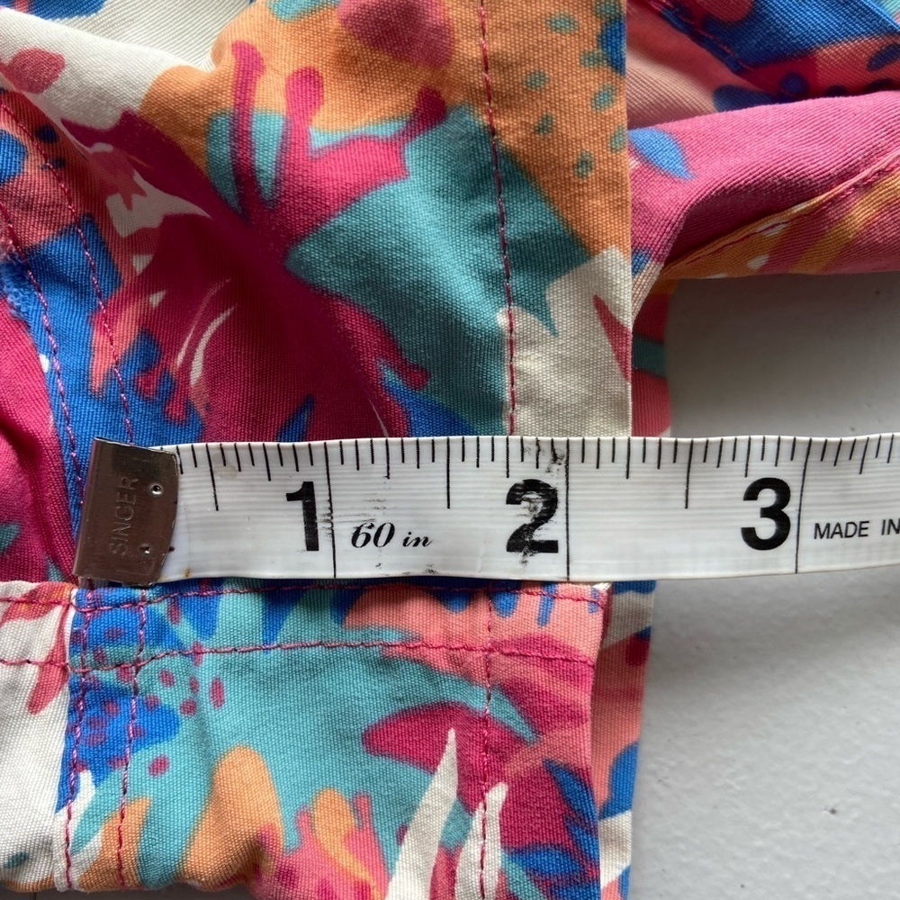 Patagonia Barely Baggies Shorts Waratah Pink Reef 2.5” Sz XL Outdoor Preppy - Picture 11 of 12